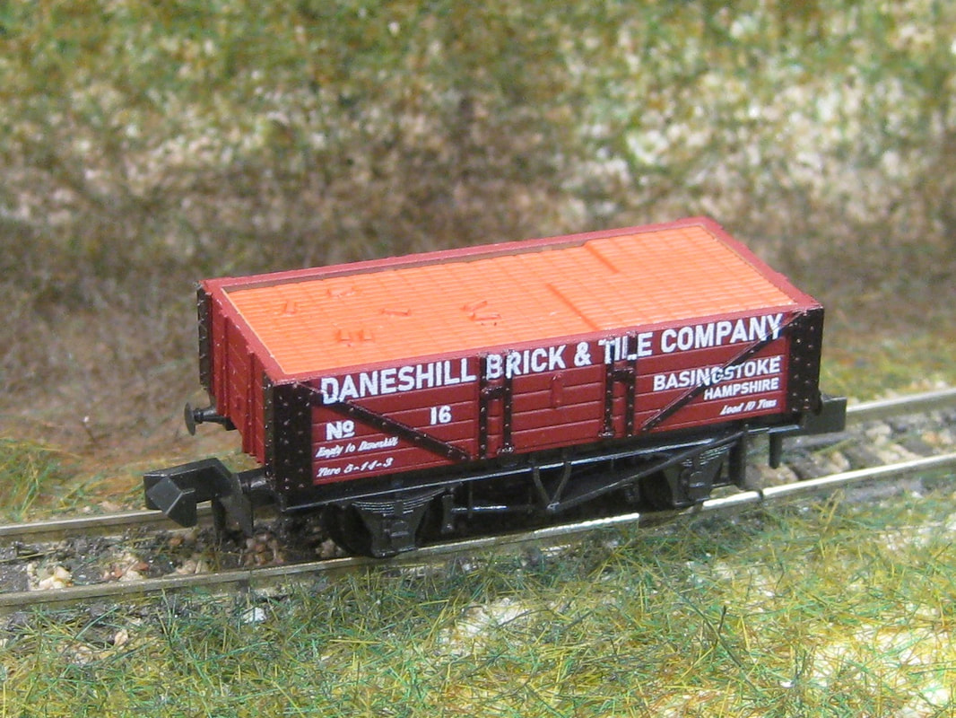 N Gauge Club Wagon